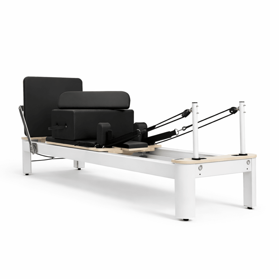 Reformer Pilates en aluminium blanc avec box, barre de pieds et ressorts réglables