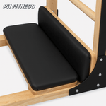 Détail de la planche d’appui en deux parties et du rembourrage du Pilates Ladder Barrel